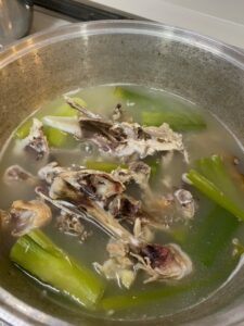 コストコロティサリーチキン骨スープ